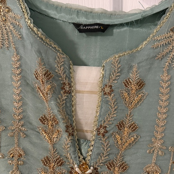 Embroidered Long Sleeve Dress in Green and Gold - Picture 3 of 5